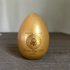 2018 White House Easter wood gold egg